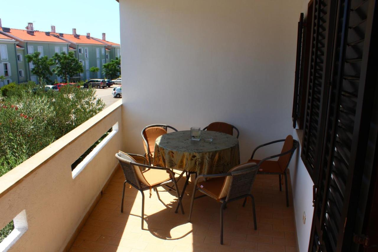 Apartment Arna Krk Town Exterior foto